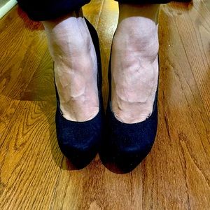 High heels black cocktail shoes